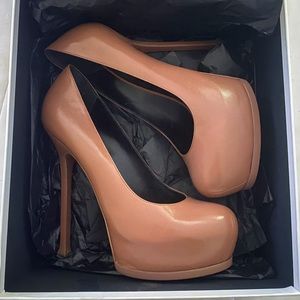 NIB YSL Tribtoo nude leather pump size 40